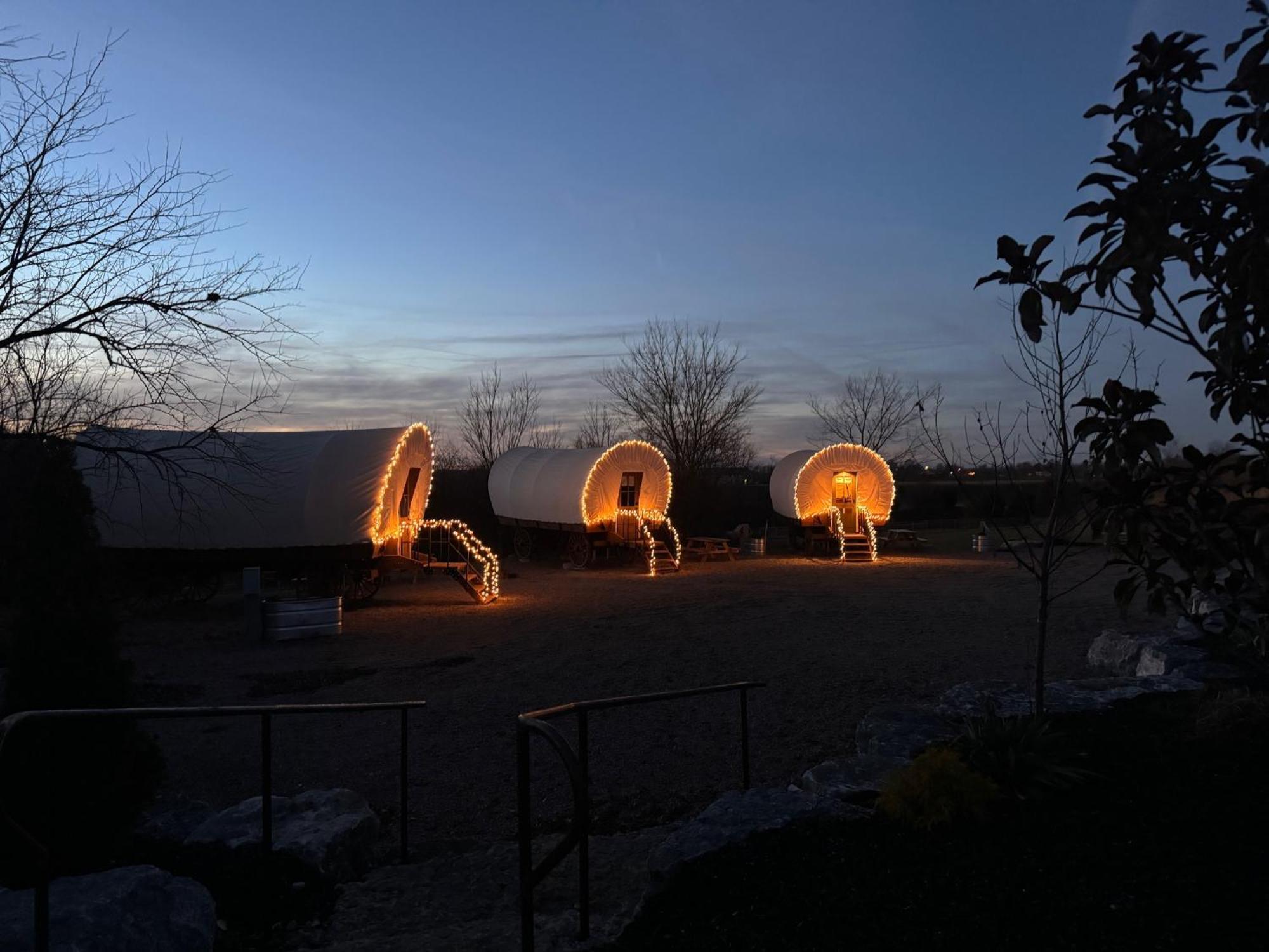 ホテル Lockridge Park ダンビル エクステリア 写真