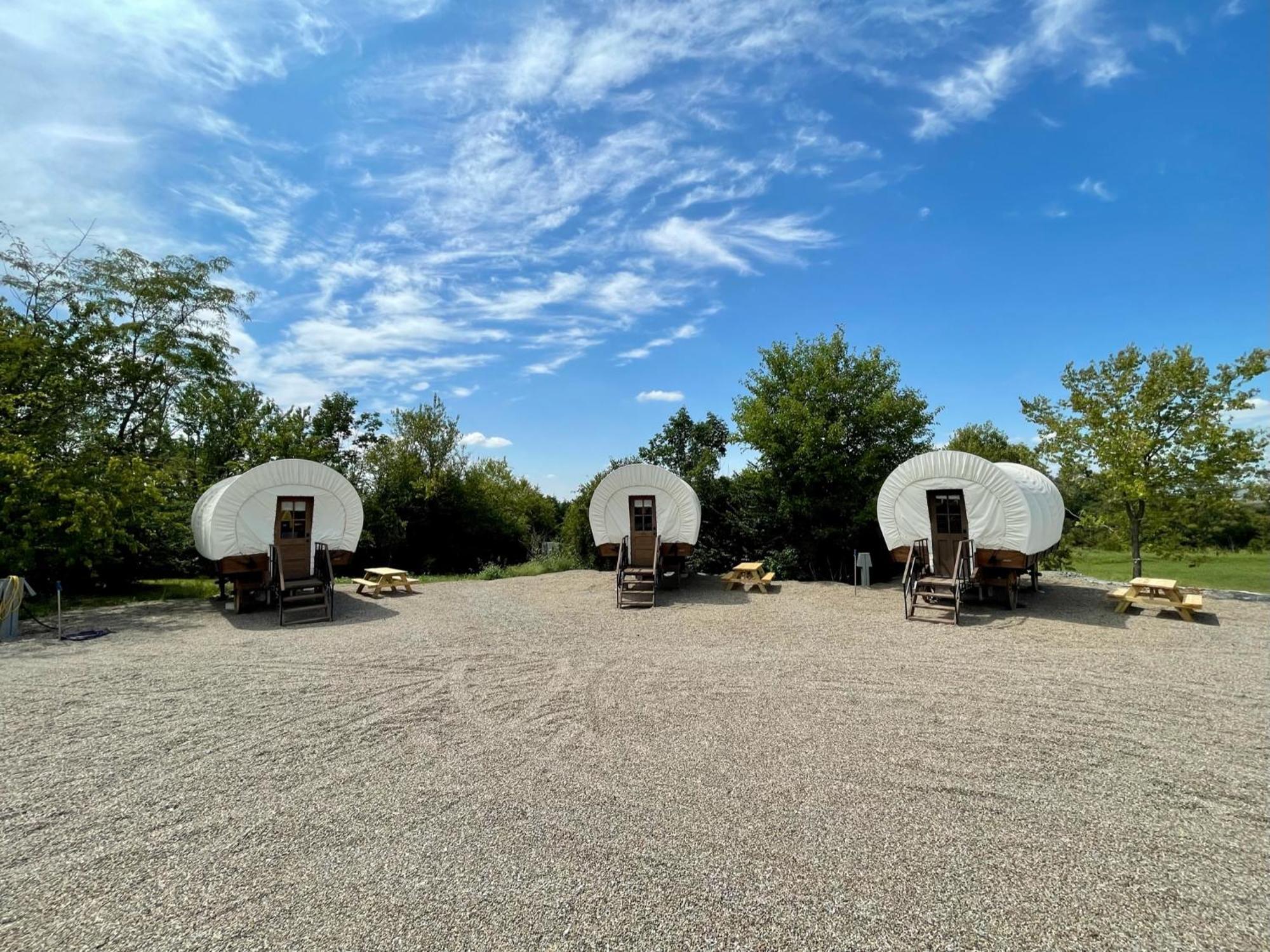 ホテル Lockridge Park ダンビル エクステリア 写真